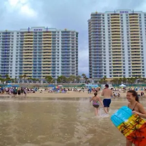 https://ocean-walk-resort-1506.thedaytonabeachhotels.com